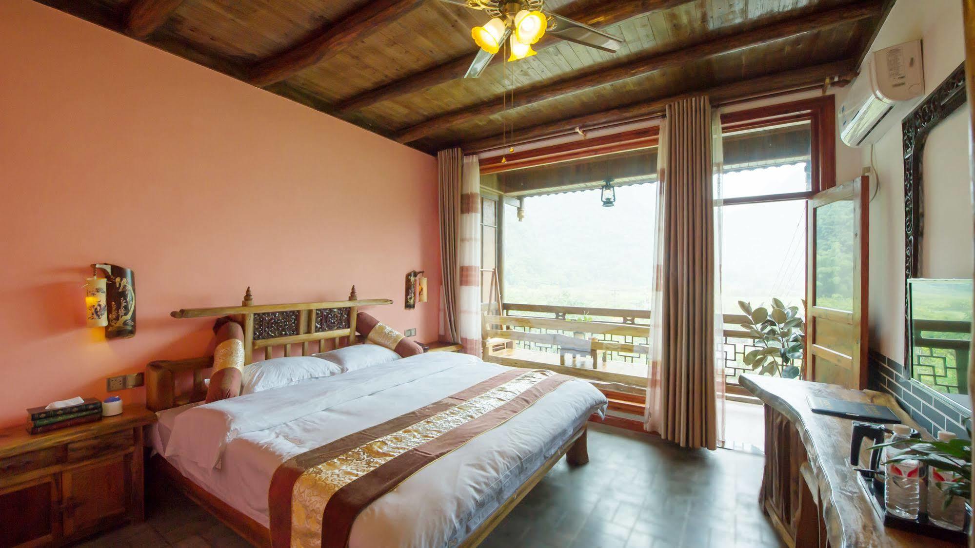Yangshuo Scenic Mountain Retreat Hotell Exteriör bild