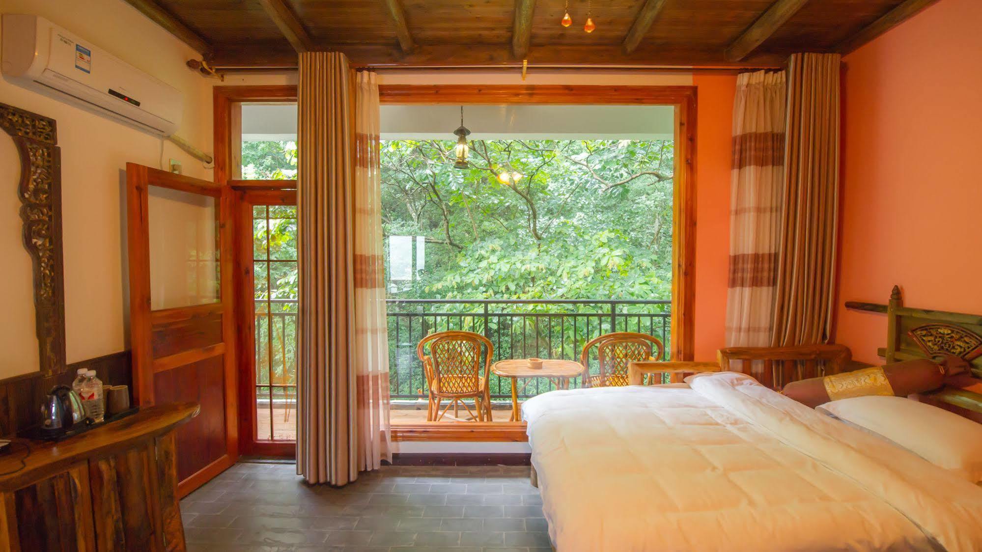 Yangshuo Scenic Mountain Retreat Hotell Exteriör bild